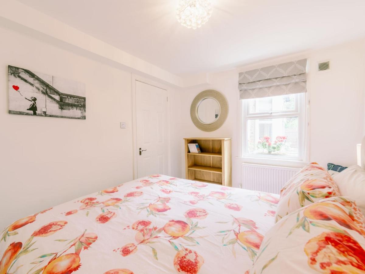 Pass The Keys Recently Renovated 1Br Flat With Private Garden In South London Apartamento Exterior foto