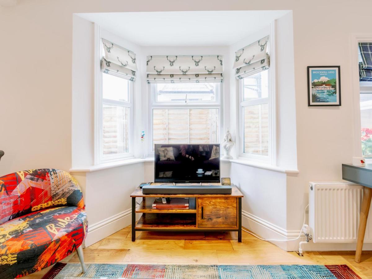 Pass The Keys Recently Renovated 1Br Flat With Private Garden In South London Apartamento Exterior foto